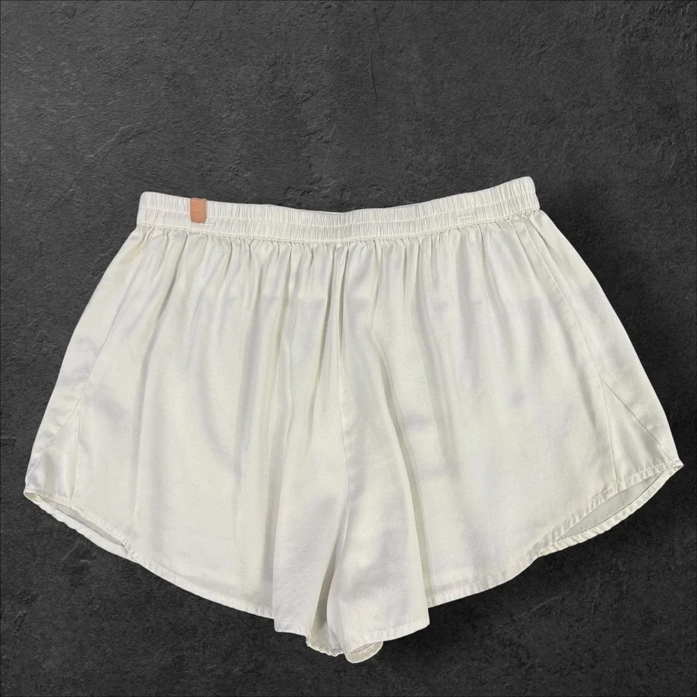 Lunya Washable Silk Sleep Shorts White Womens Size Medium Relaxed Loungewear